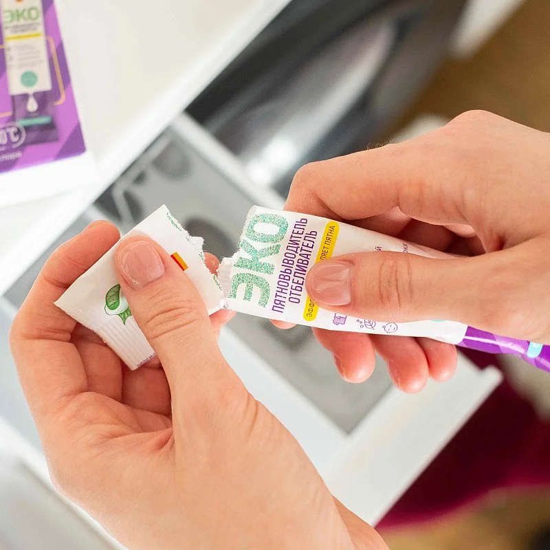 SYNERGETIC пятновыводитель-отбеливатель с активным кислородом гипоаллергенный, 10 стирок